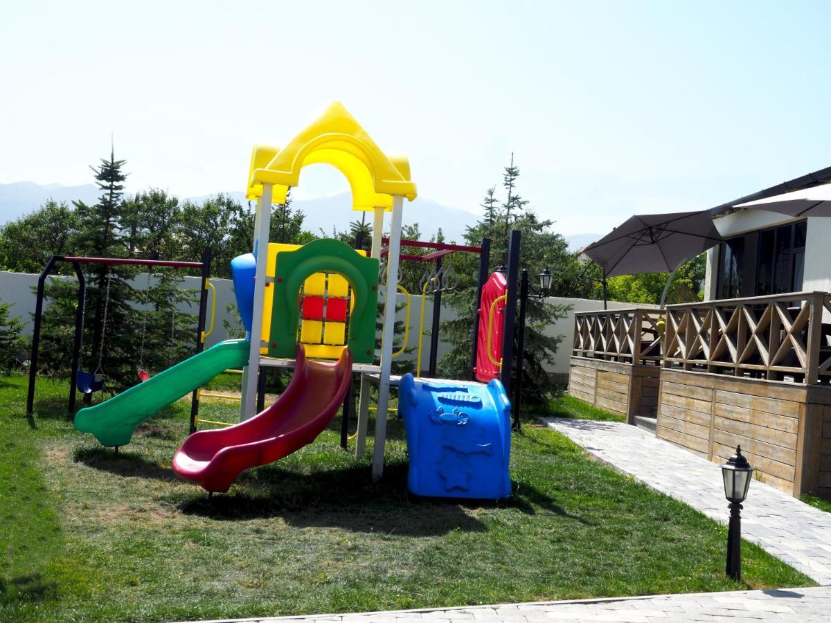 V&V Hotel Gyulagarak Kültér fotó